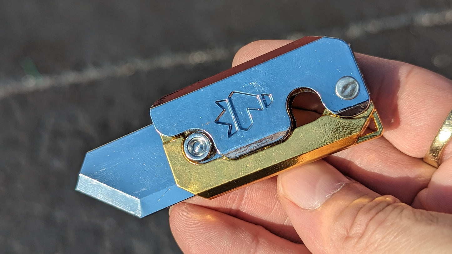 Lucky 7 Faux Edge Gravity Keyring Fidget Knife