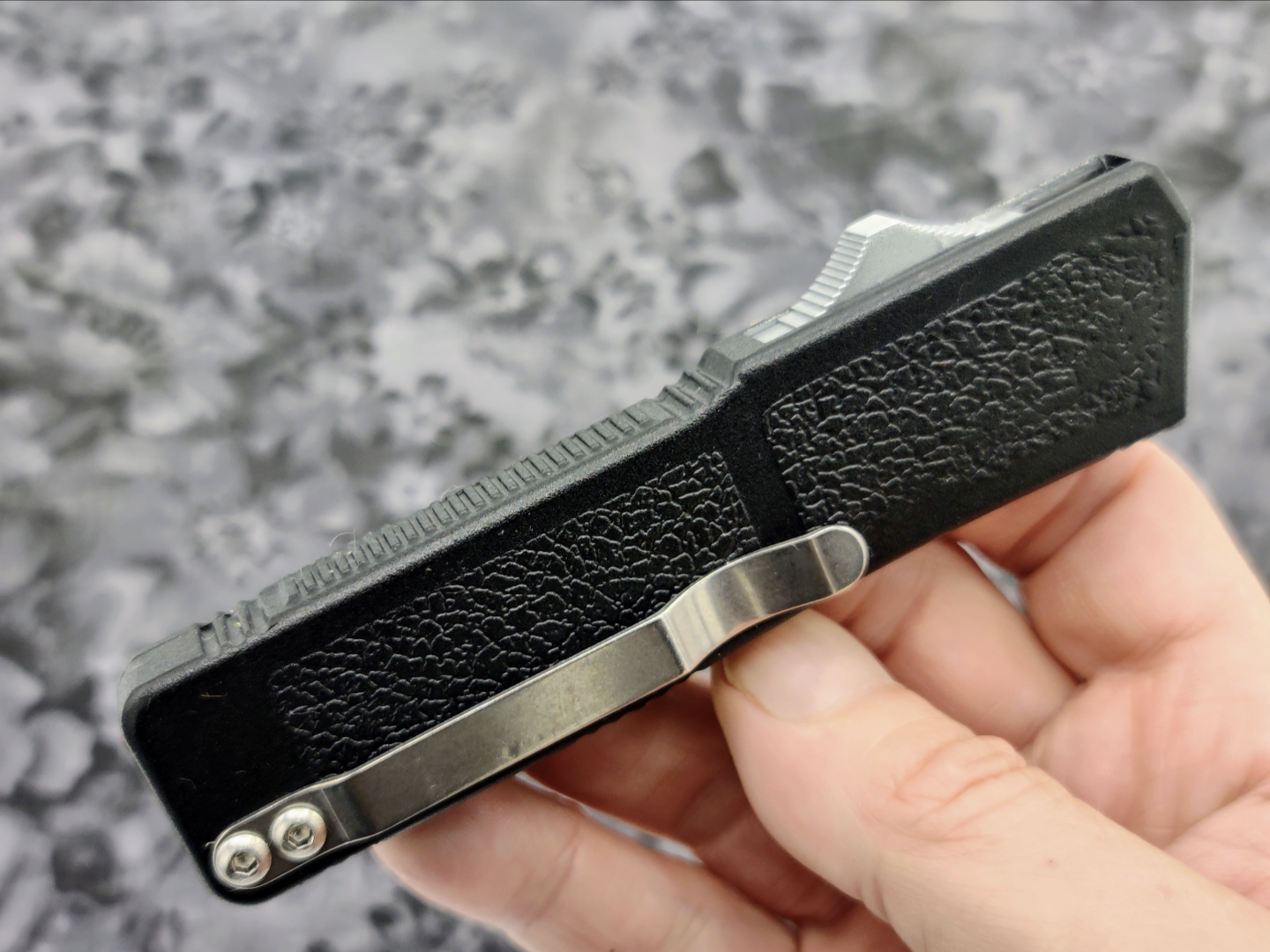 Lightning OTF Knife Black Part Serr. Drop Point Stainless