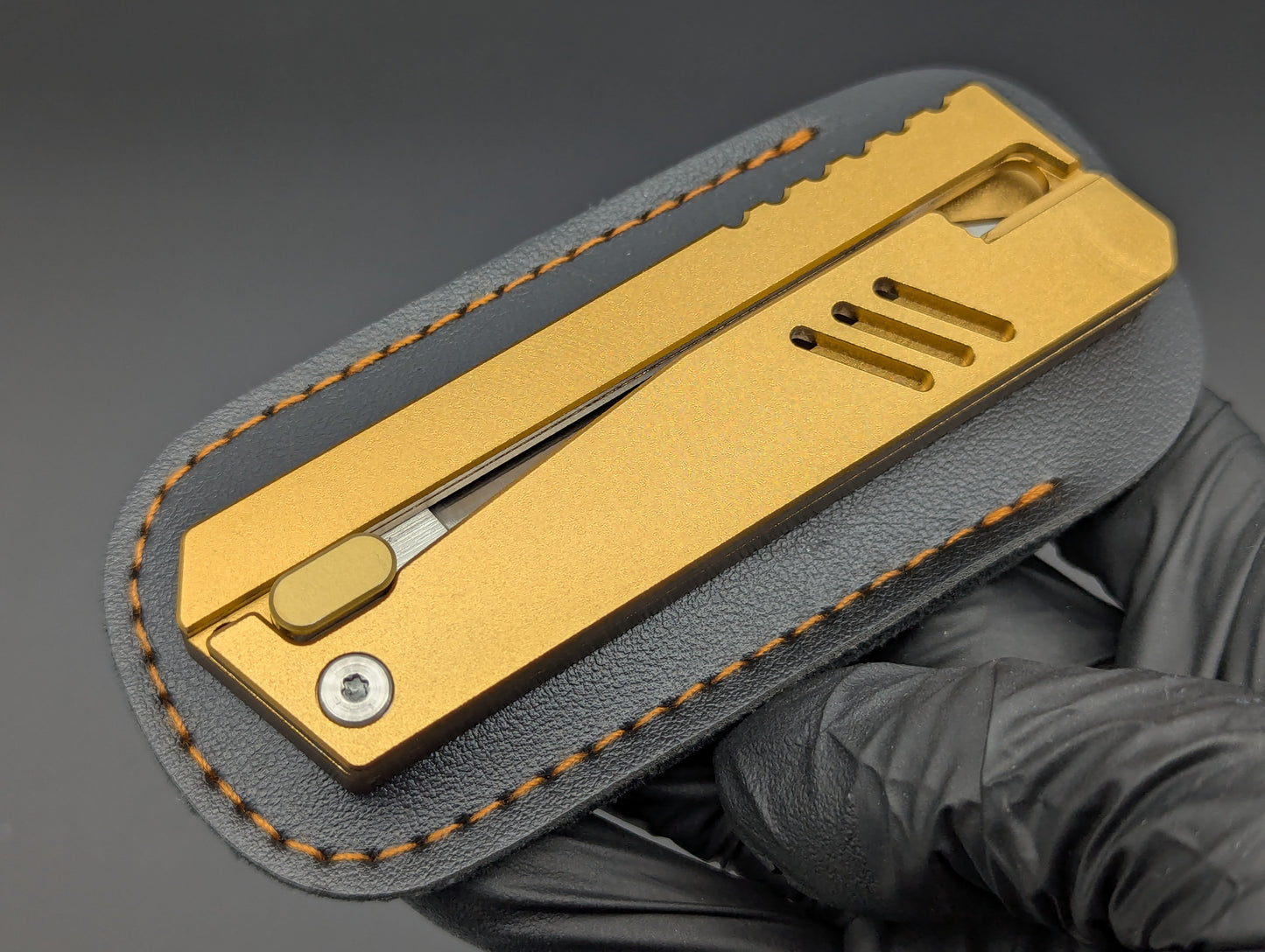 12 PC GOLD MEDIUM SIZED GRAVITY KNIVES