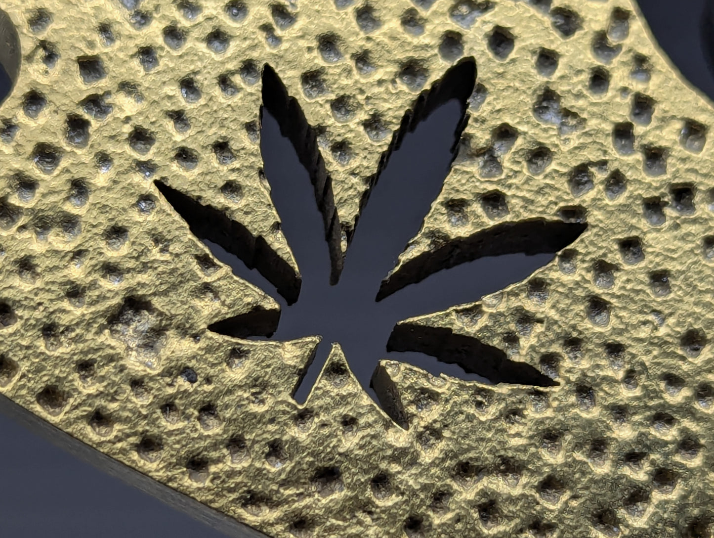 SOLID BRASS HAMMERED CANNABIS KNUCKLE DUSTER