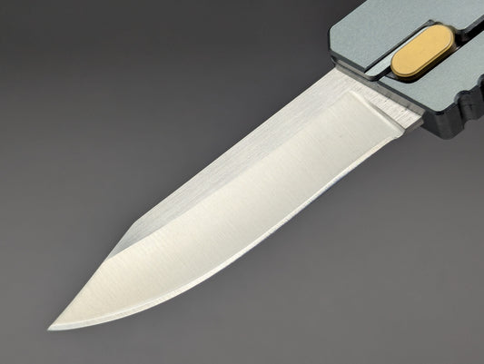 12 PC GREY MEDIUM SIZED GRAVITY KNIVES