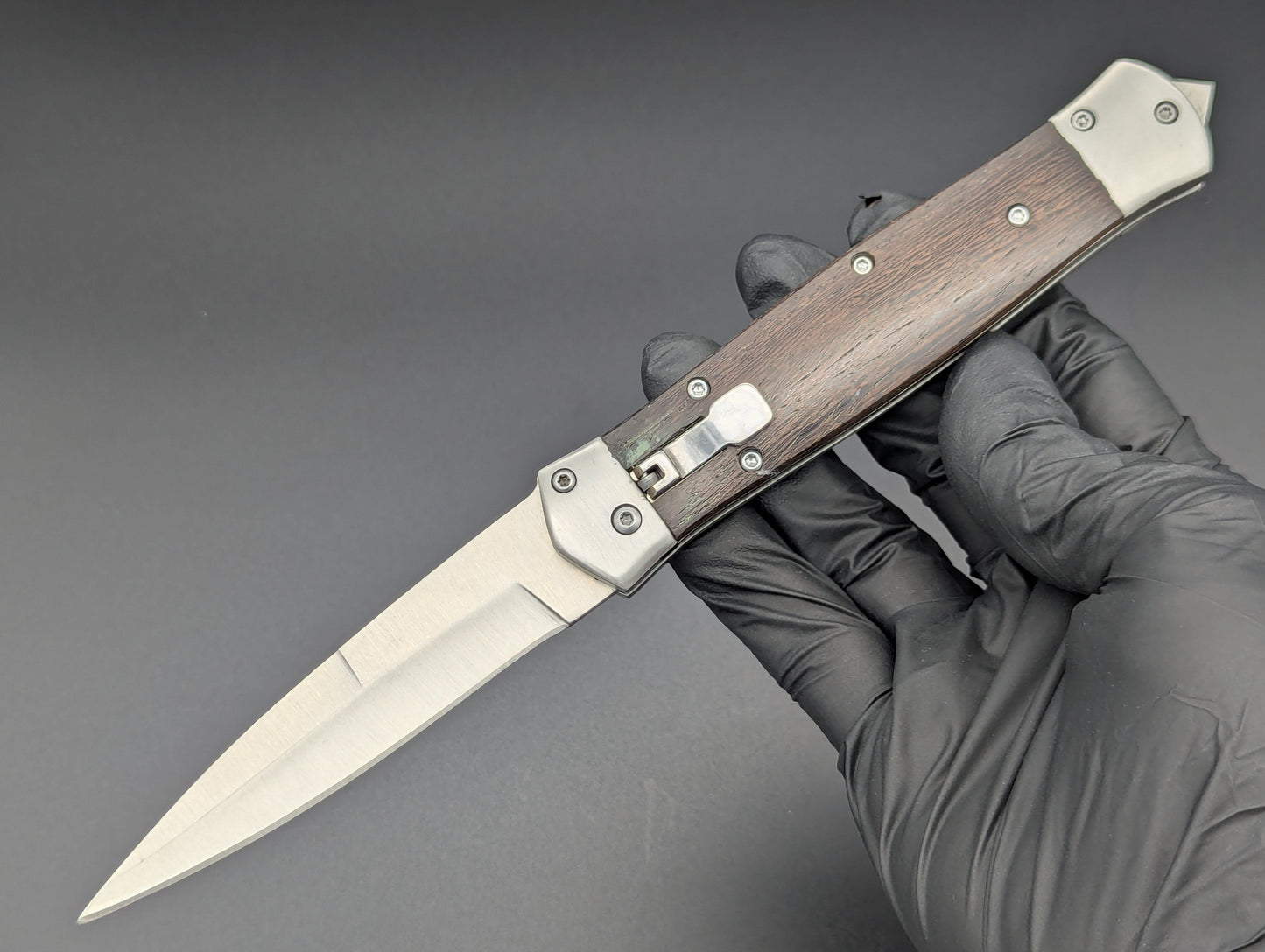 12 PC SOLID WOOD AUTOMATIC LEVERLOCK KNIVES