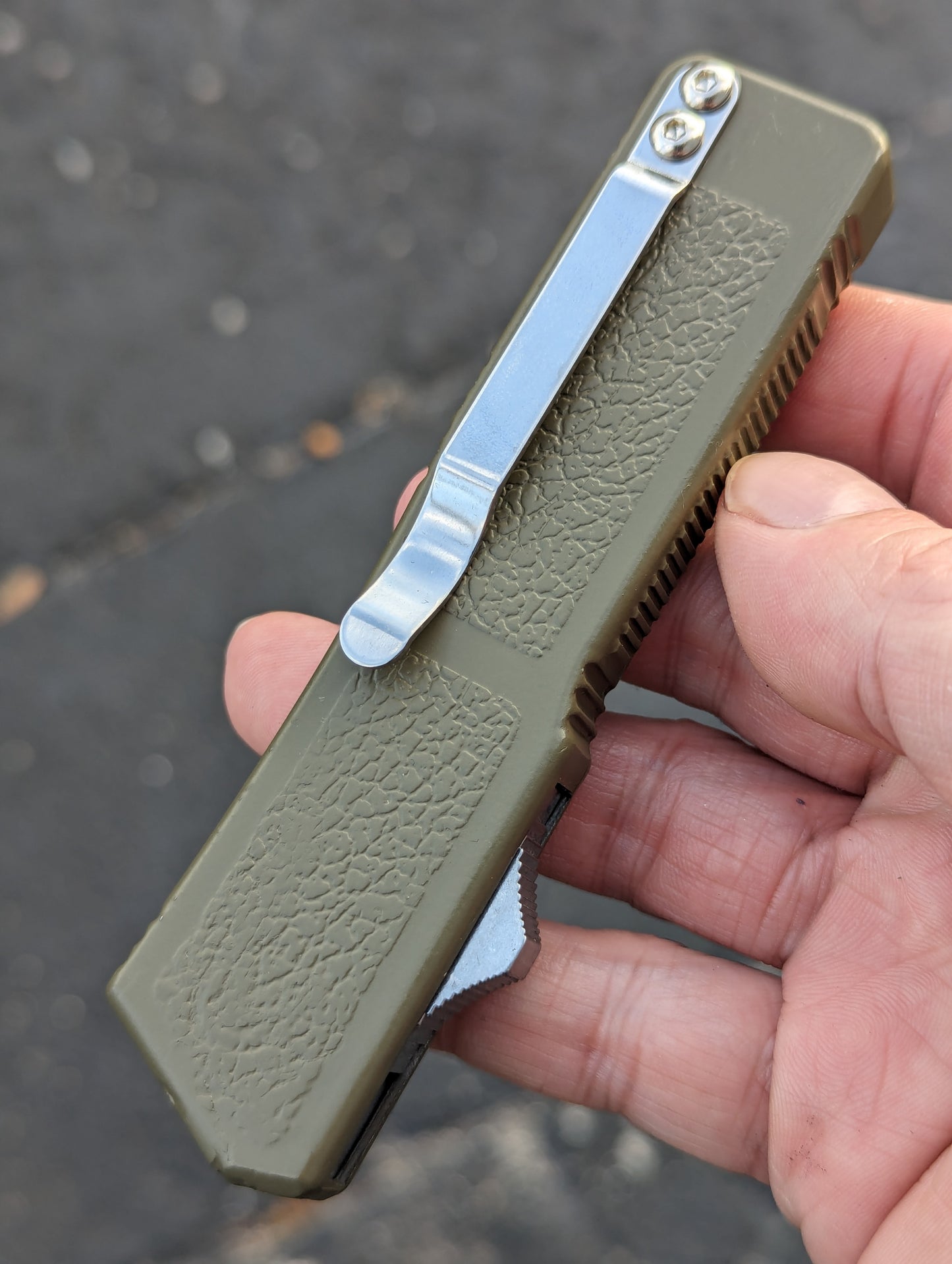 Lightning OTF Knife Olive Drab Stainless Plain Edge Clip Point