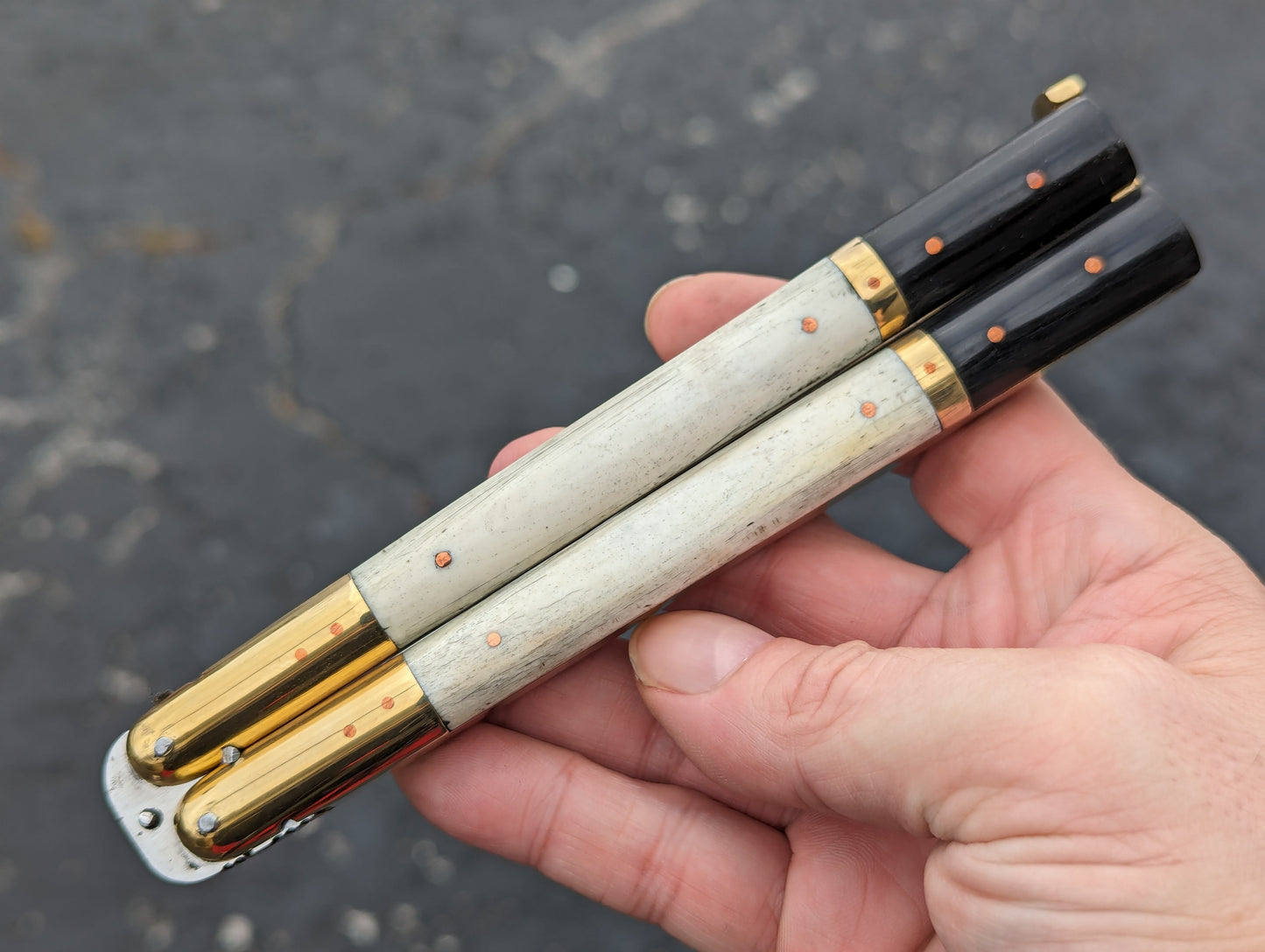 29 CM FHM WHITE BONE/ BLACK HORN BALISONG RAMBO