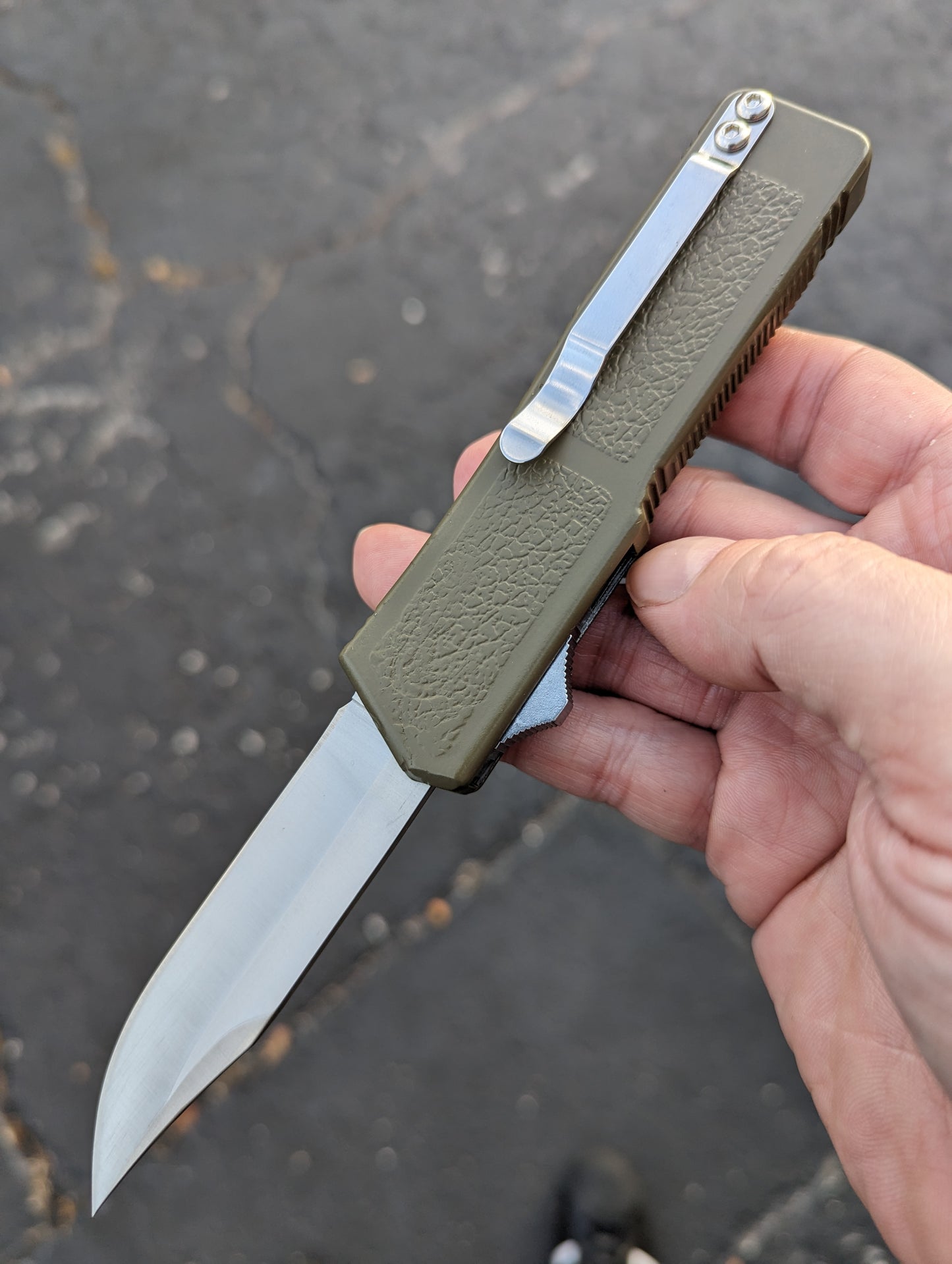 Lightning OTF Knife Olive Drab Stainless Plain Edge Clip Point