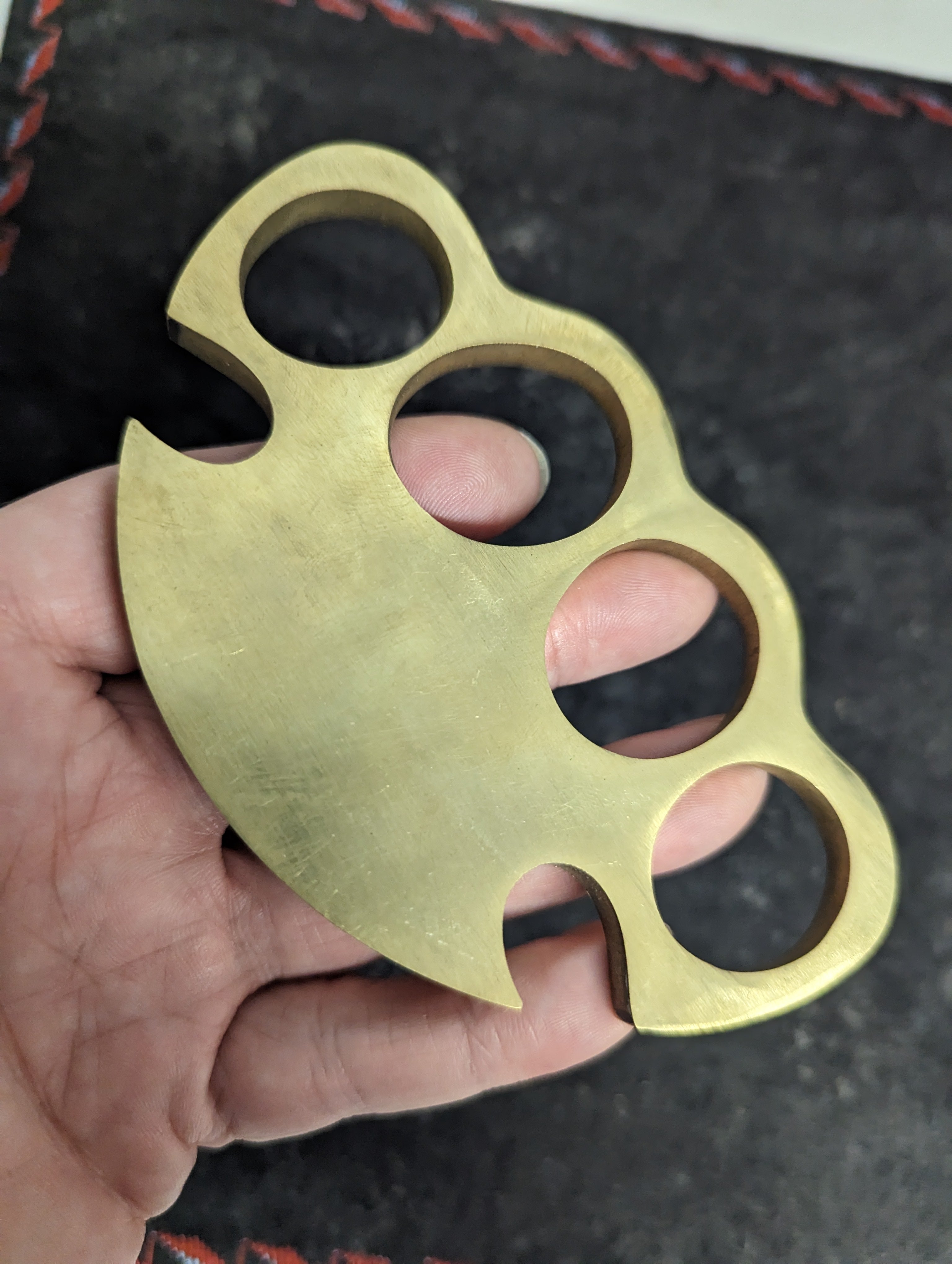 BIG ROCKER SOLID BRASS STOCK KNUCKLE DUSTER – LIGHTNING OTF KNIVES