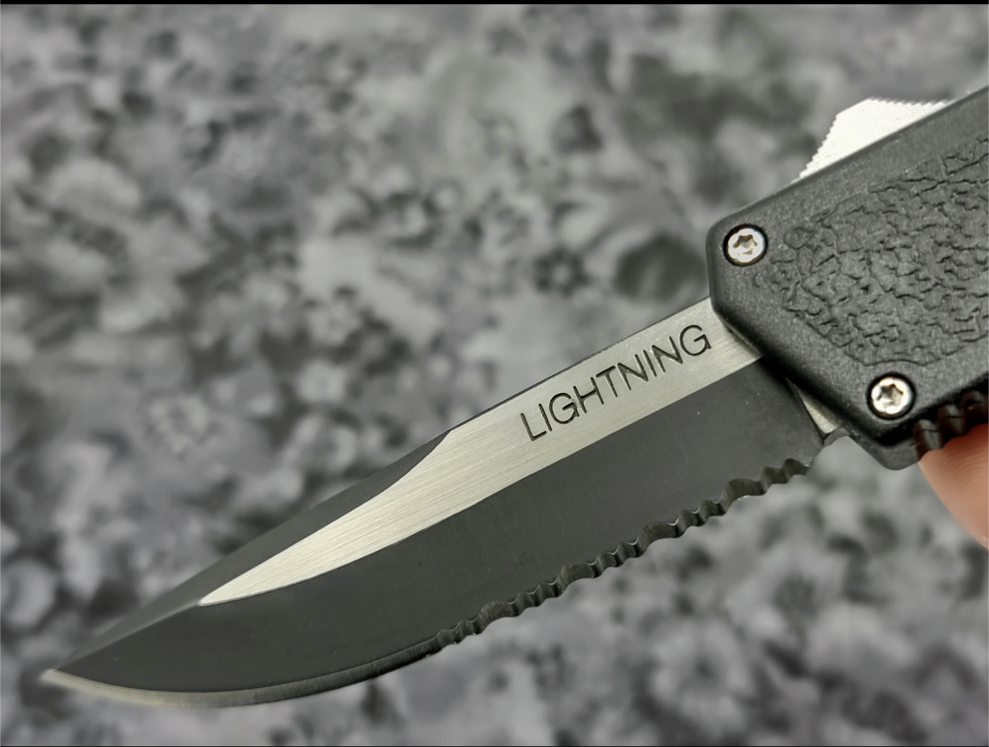 Lightning OTF Knife Black Part Serr. 2-Tone Drop Point