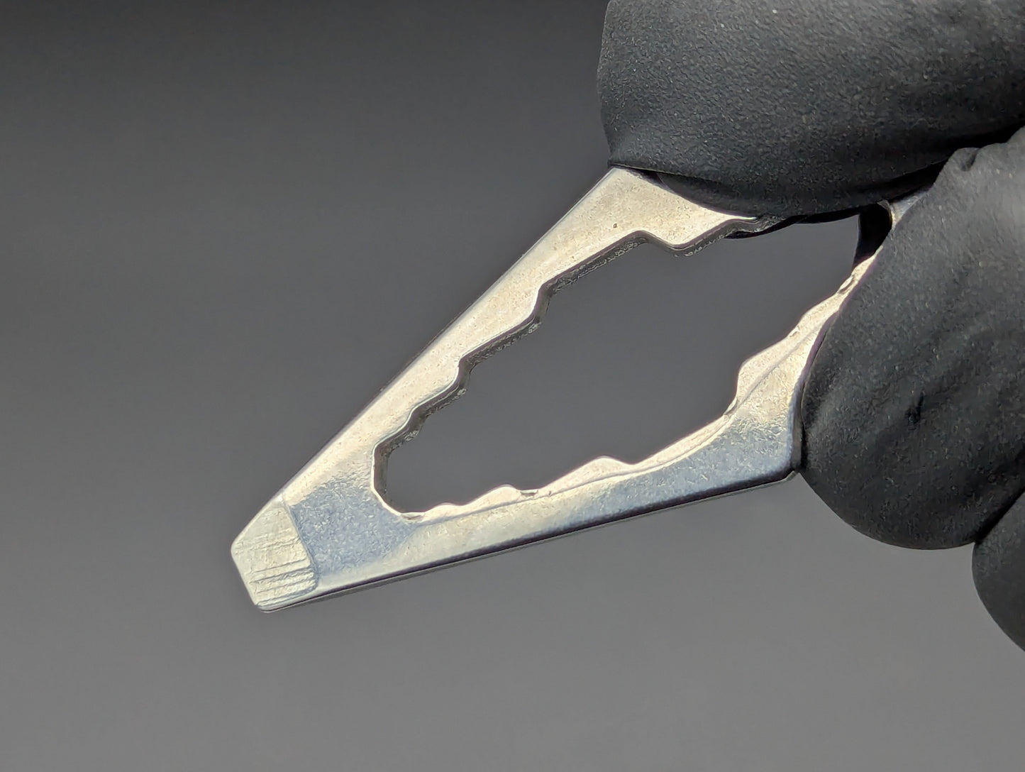 STAINLESS STEEL PUSH PRY MULTI TOOL