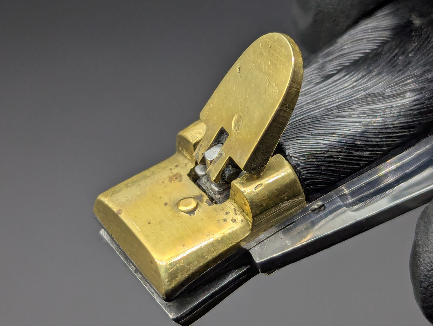 VINTAGE JAPANESE DEER FOOT SWITCHBLADE KNIFE