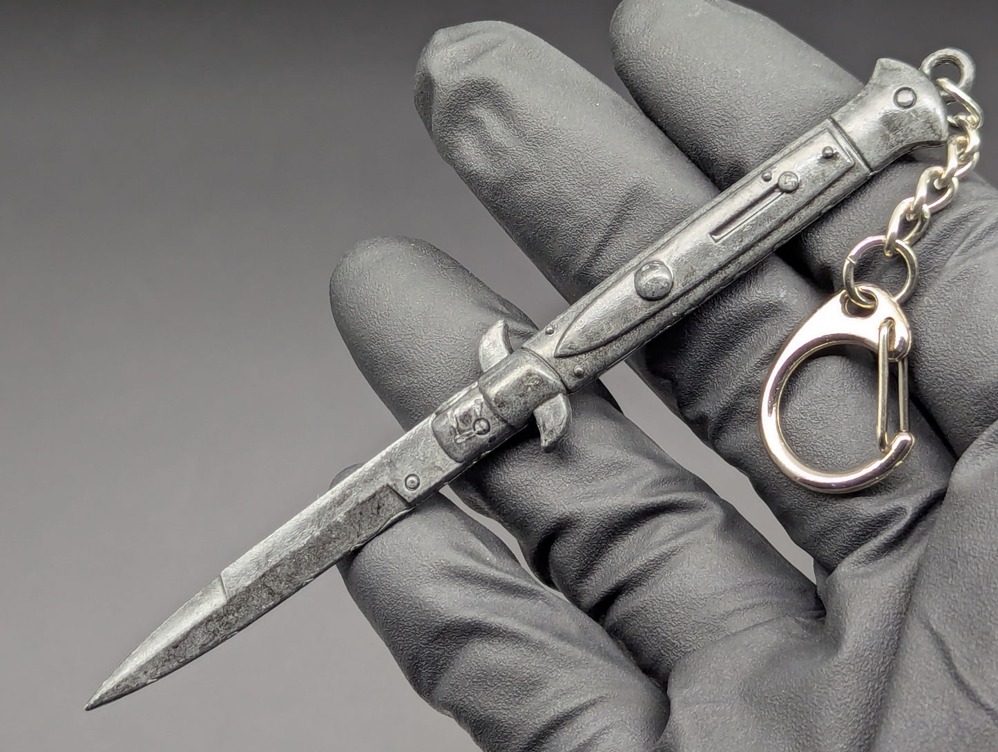 Steel Alloy Vintage Style Stiletto Keyring