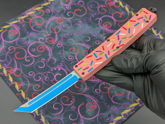9" CURVED BLUE TANTO PINK SPRINKLE D/A OTF KNIFE
