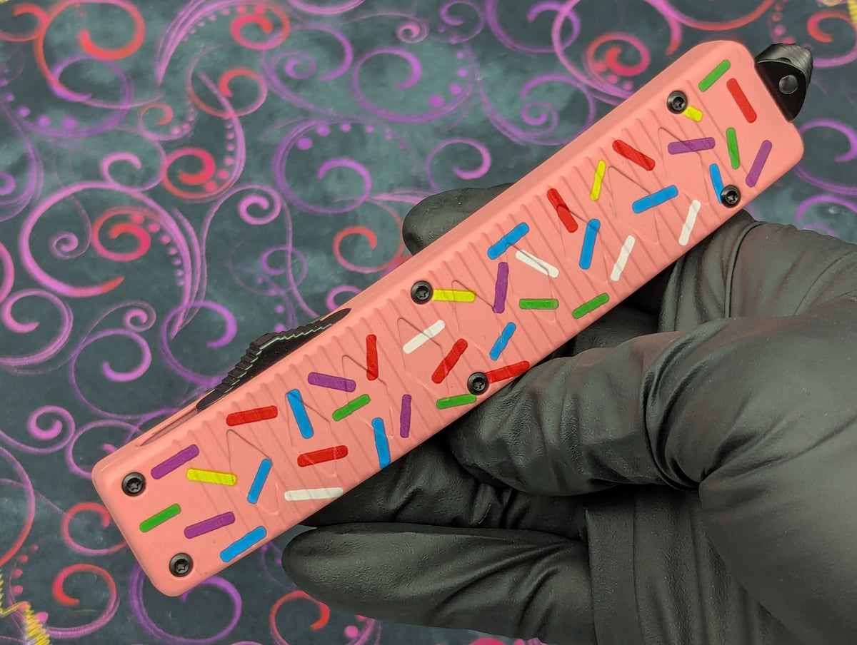 9" CURVED BLUE TANTO PINK SPRINKLE D/A OTF KNIFE