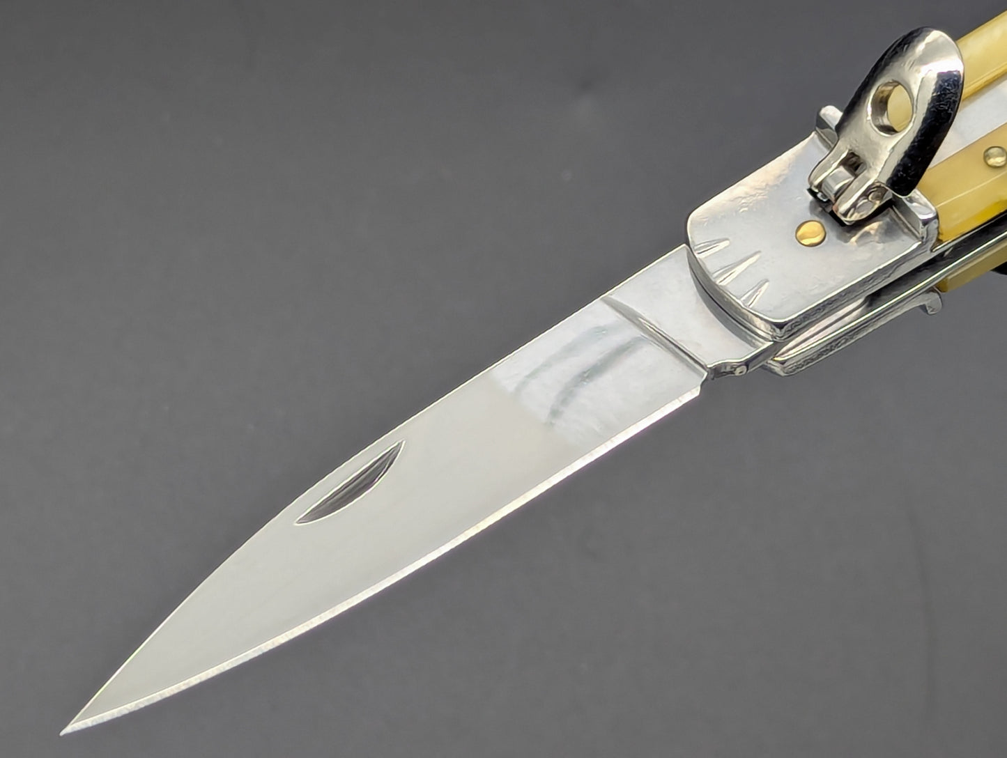 7.5" FAUX HORN CLASSIC AUTOMATIC LEVERLOCK KNIFE