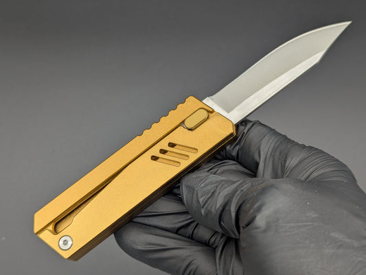 12 PC GOLD MEDIUM SIZED GRAVITY KNIVES
