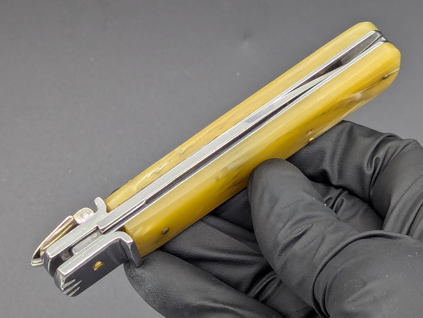 7.5" FAUX HORN CLASSIC AUTOMATIC LEVERLOCK KNIFE