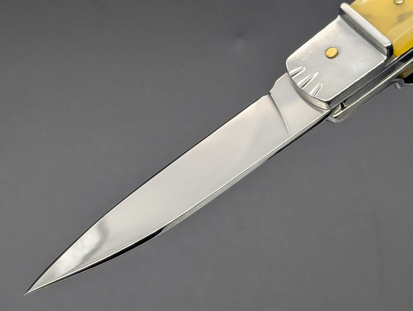 7.5" FAUX HORN CLASSIC AUTOMATIC LEVERLOCK KNIFE