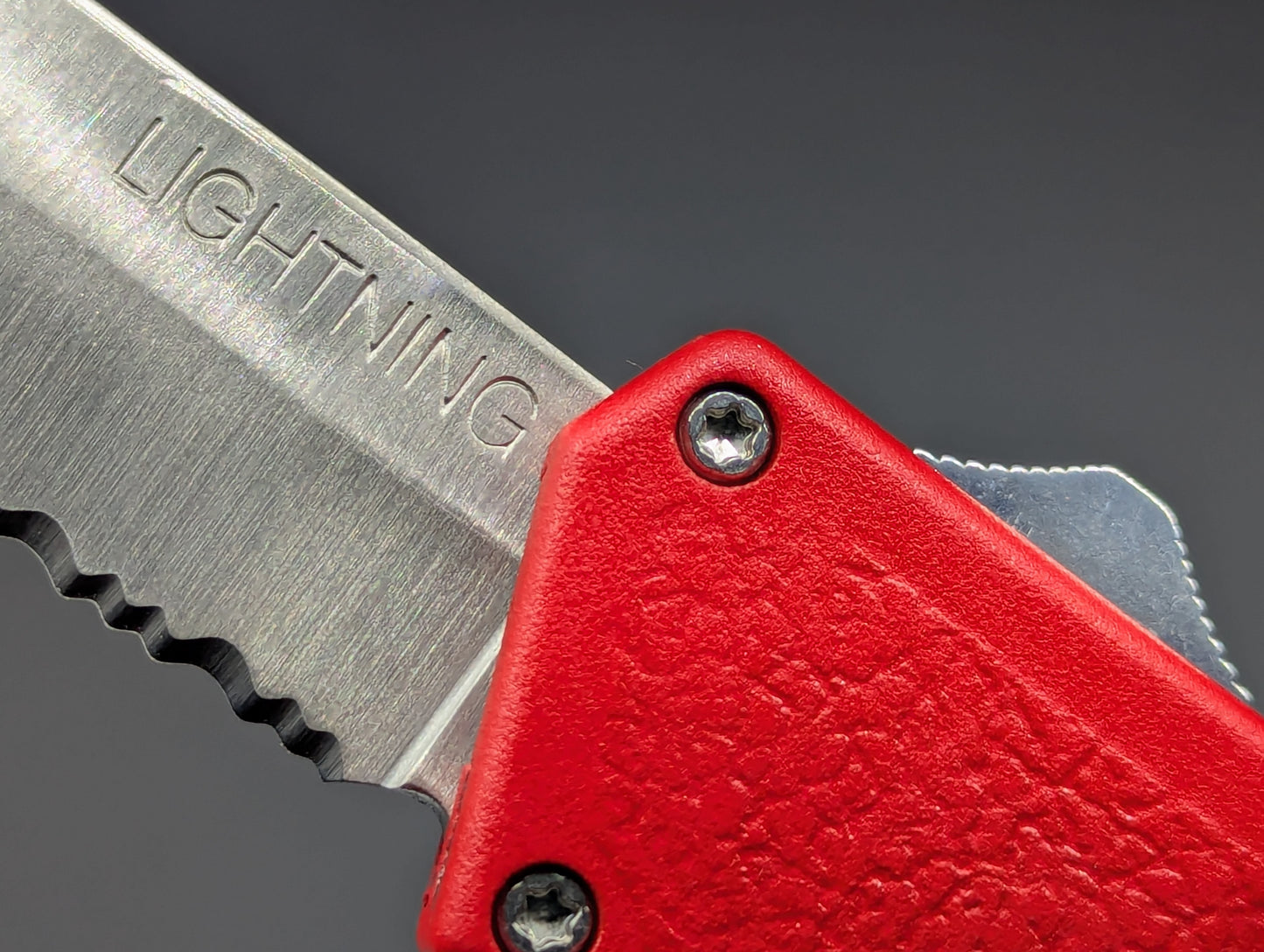 Lightning OTF Knife Red Part Serr. Drop Point
