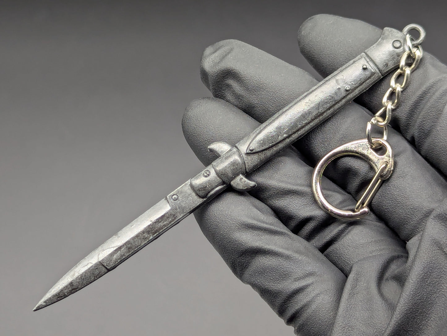 Steel Alloy Vintage Style Stiletto Keyring