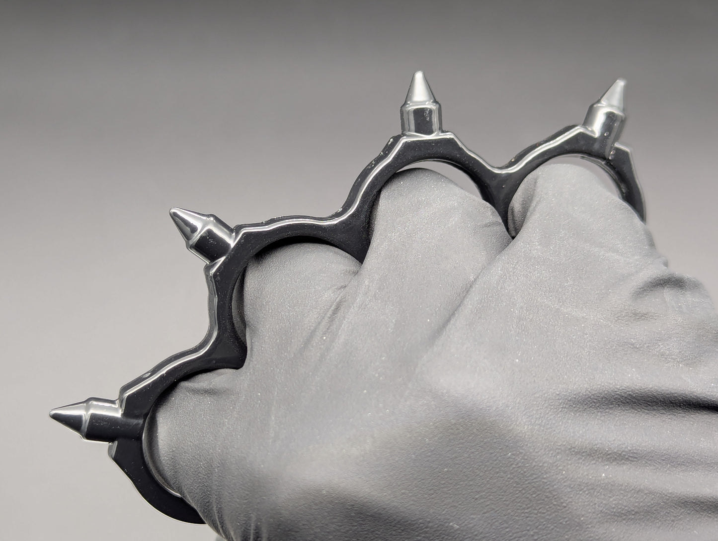 FOUR FINGER SPIKED STEEL KNUCKLE DUSTER BLACK
