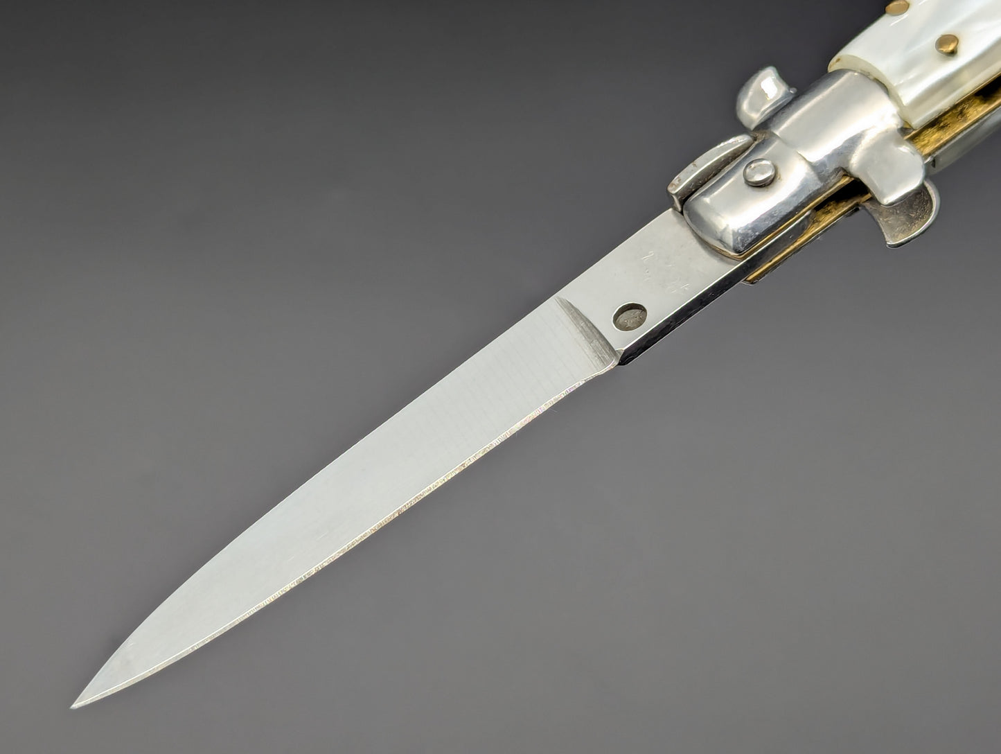 7.75" B ROSTFREI BELTRAME FAUX PEARL ITALIAN STILETTO