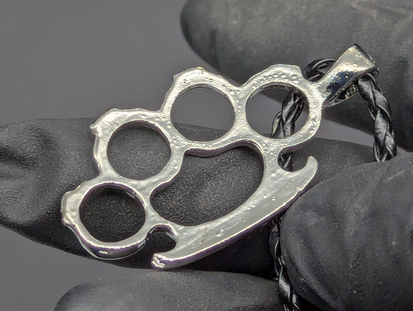 20" CHROME BRASS KNUCKLE DUSTER PENDANT & NECKLACE