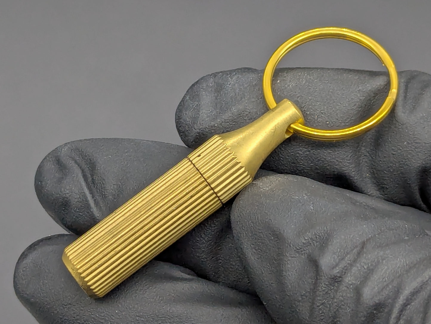 MINI BRASS CAPSULE RAZOR KEYRING