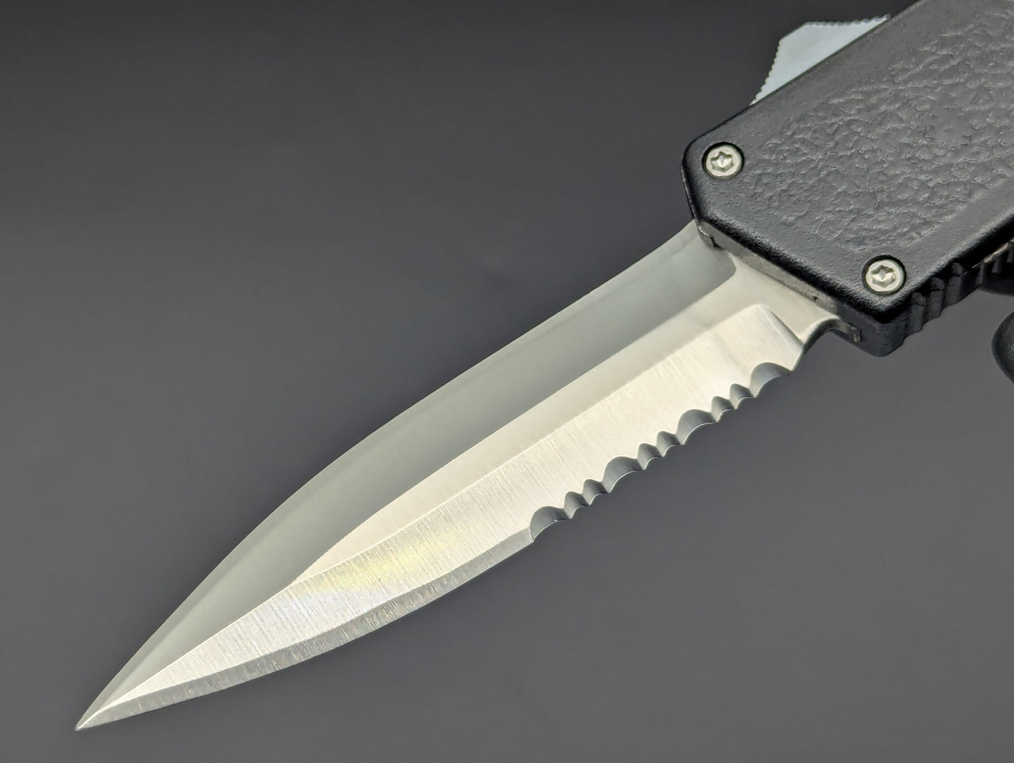 Black Stainless D/E Part Serr. Lightning OTF Knife