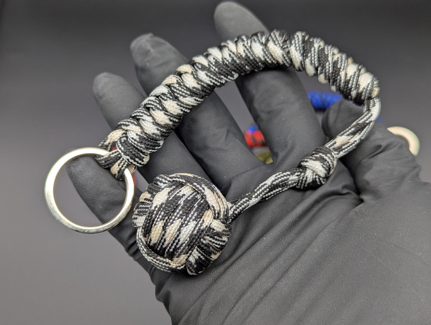 3 Oz White & Black Monkey Fist Keyring