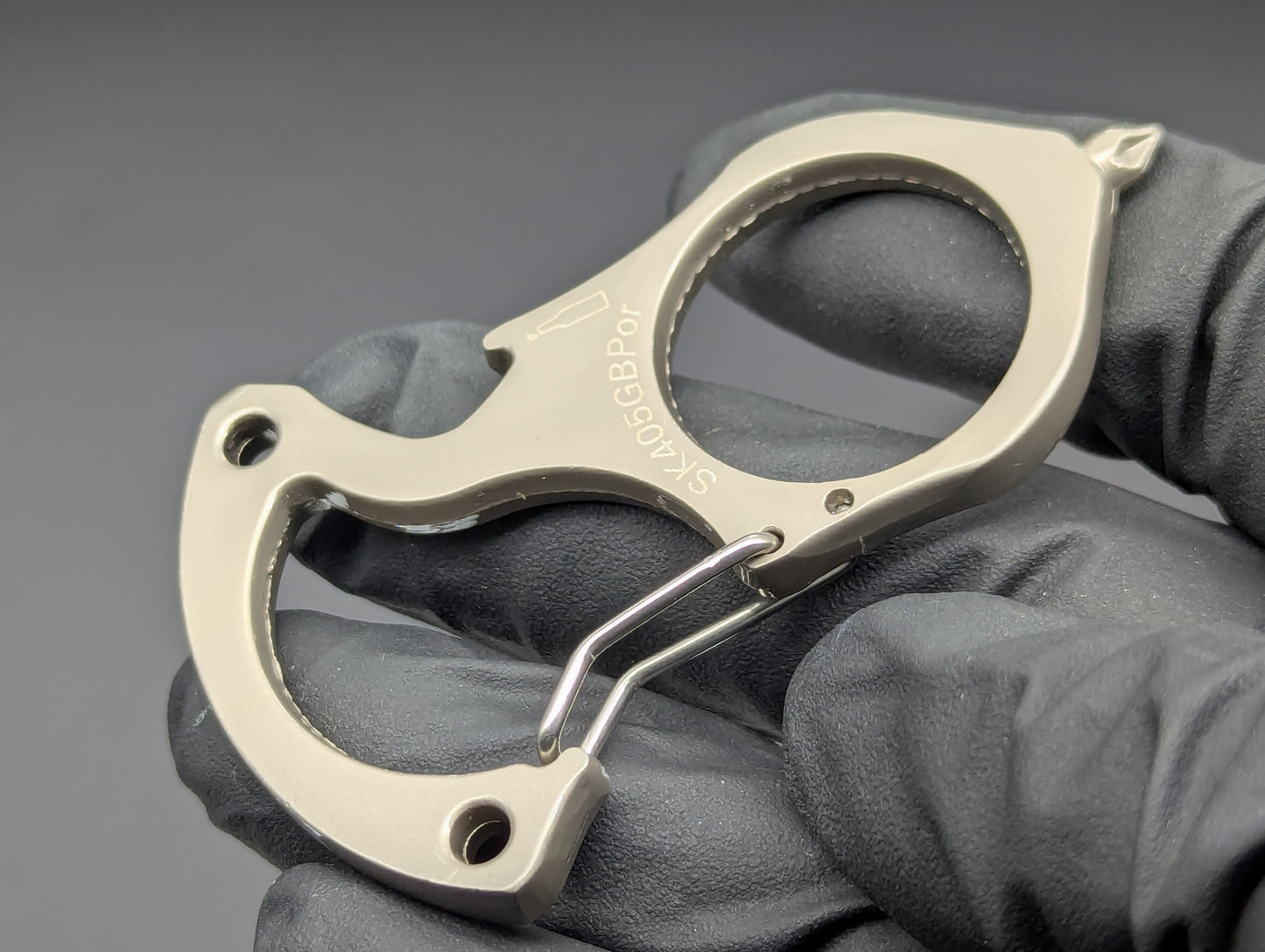 STAINLESS CARABINER SFK GLASS BREAKER KEYRING
