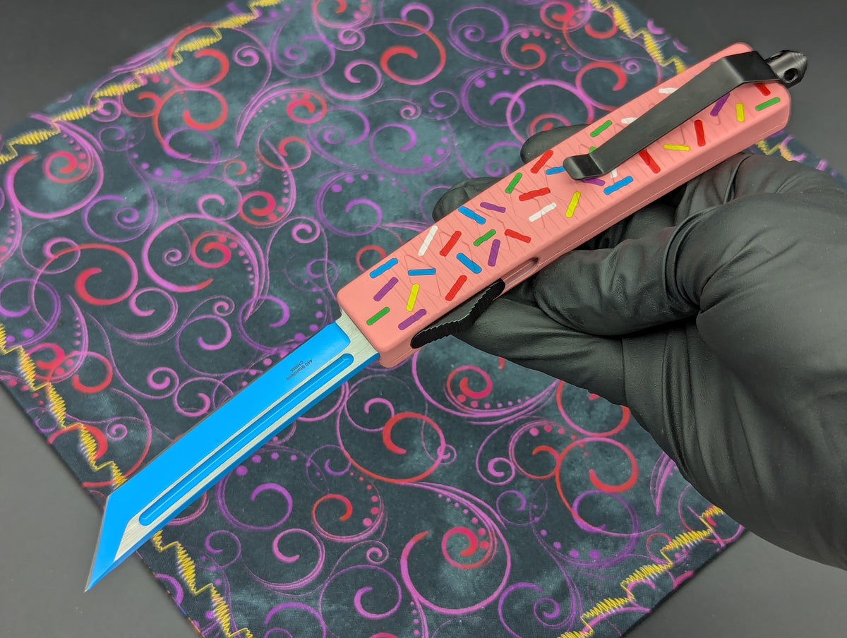 9" CURVED BLUE TANTO PINK SPRINKLE D/A OTF KNIFE