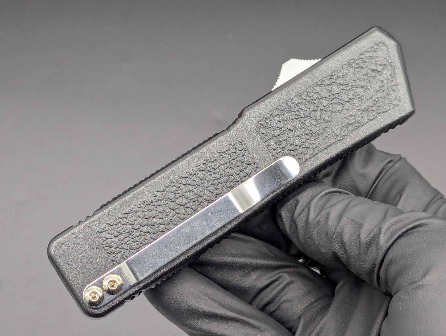 Black Stainless D/E Part Serr. Lightning OTF Knife