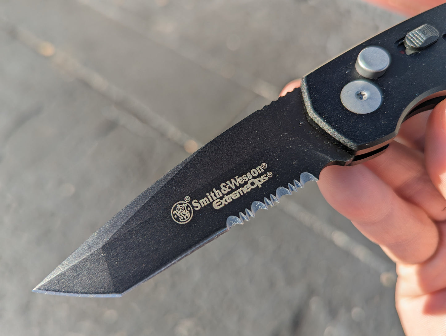 SW50BTS SMITH & WESSON EXTREME OPS AUTOMATIC KNIFE