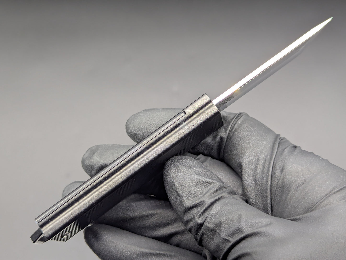 BLACK D2 MINI GRAVITY KNIFE KEYRING TANTO