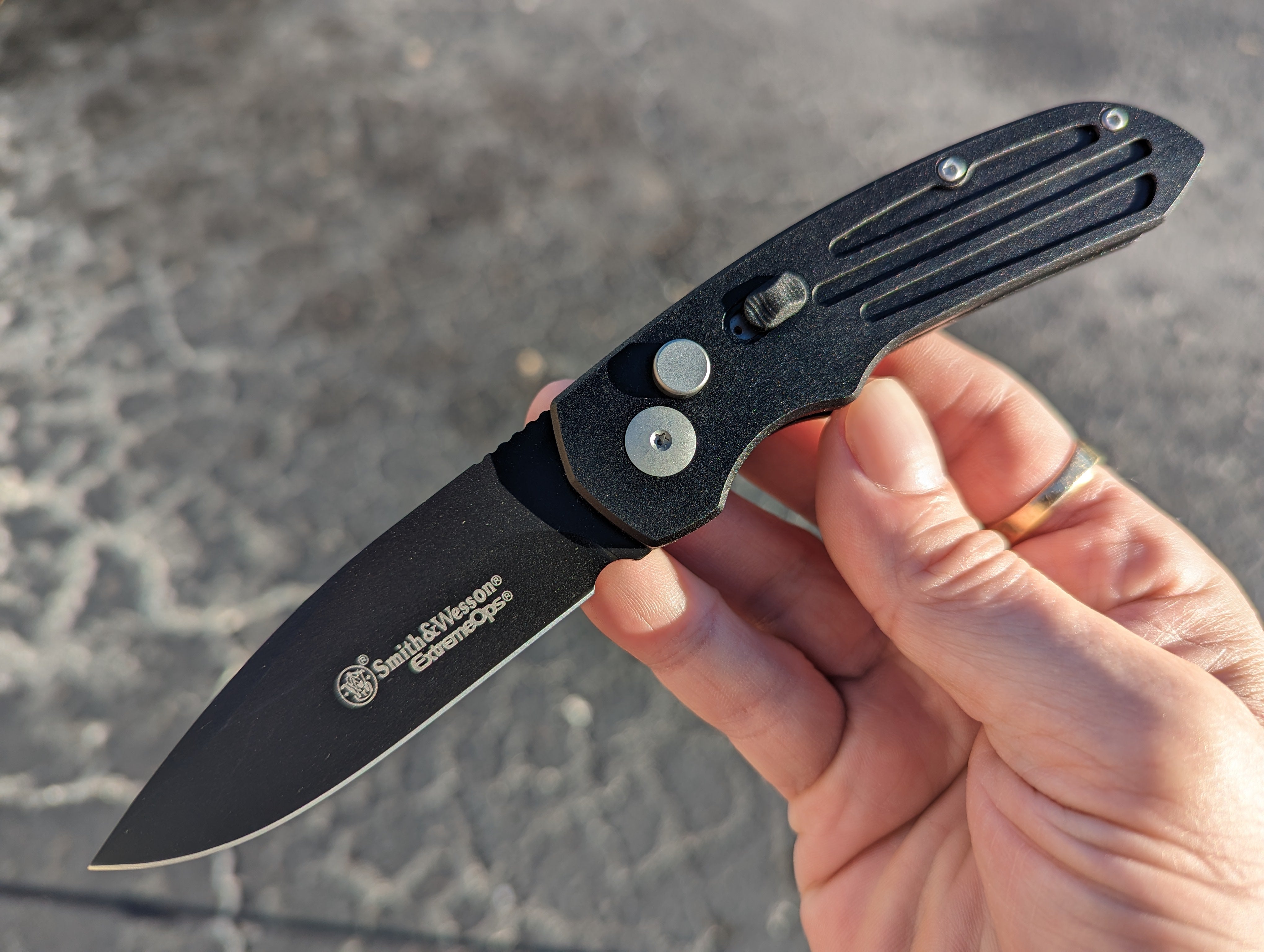 SW50B SMITH & WESSON EXTREME OPS AUTOMATIC KNIFE LIGHTNING OTF KNIVES