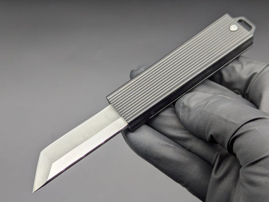 BLACK D2 MINI GRAVITY KNIFE KEYRING TANTO