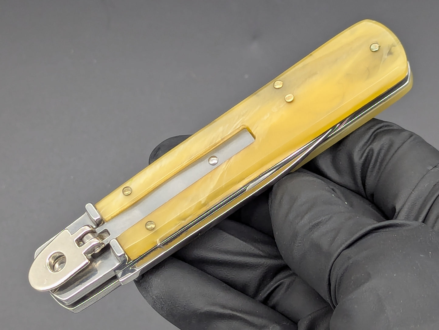 7.5" FAUX HORN CLASSIC AUTOMATIC LEVERLOCK KNIFE